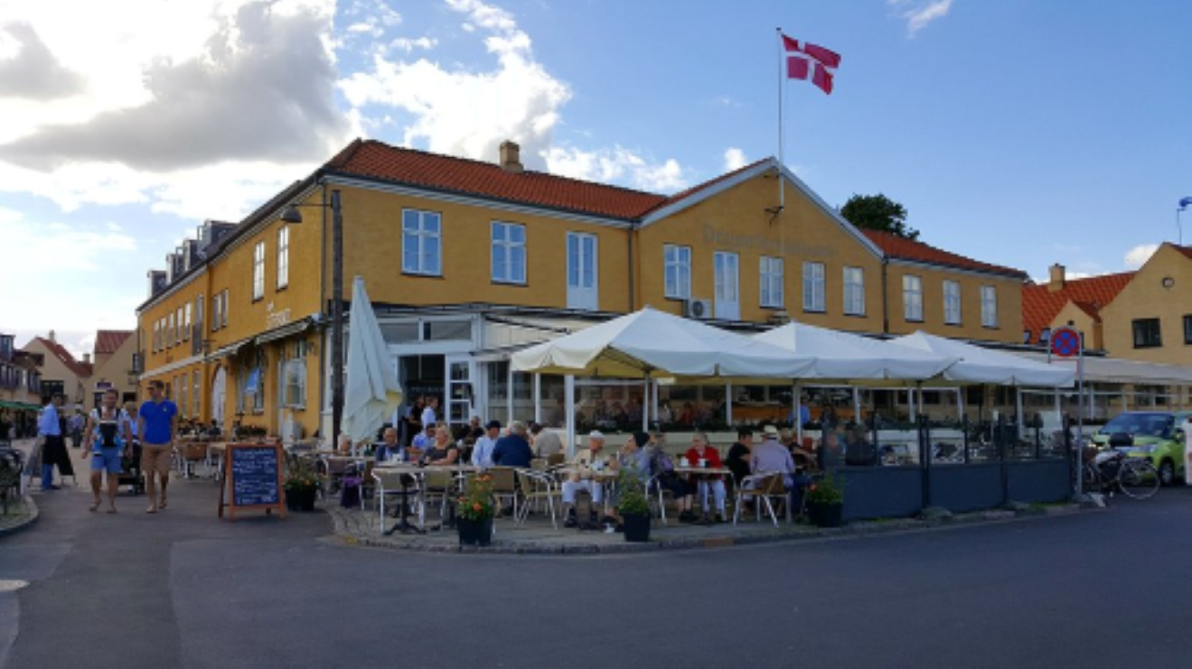 Strand Hotel